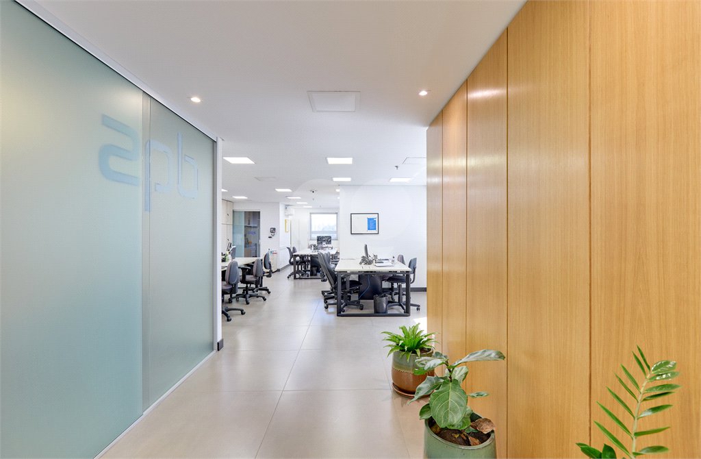 Sala comercial á venda em Santo Amaro, São Paulo - SP