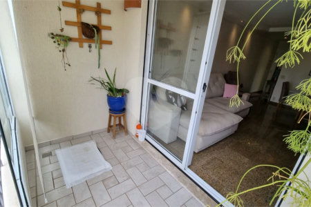 Apartamento à venda com 3 quartos, sendo 1 suíte, em Jardim Marajoara, São Paulo, SP