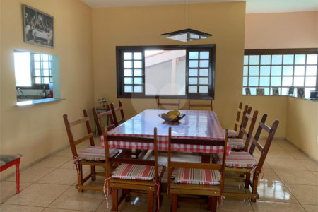 Casa ampla à venda no Vale das Flores em Atibaia