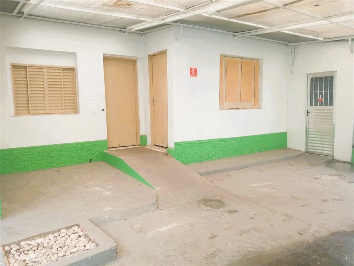 Casa à venda ou para alugar com 7 quartos, sendo 2 suítes,  em Jardim Peri Peri, São Paulo, SP