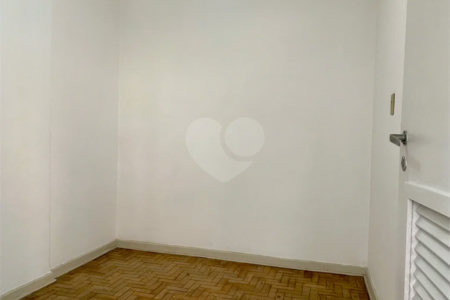 Excelente oportunidade! Paraíso 125m², 3dormitórios sendo 1 suíte, 1 vaga.