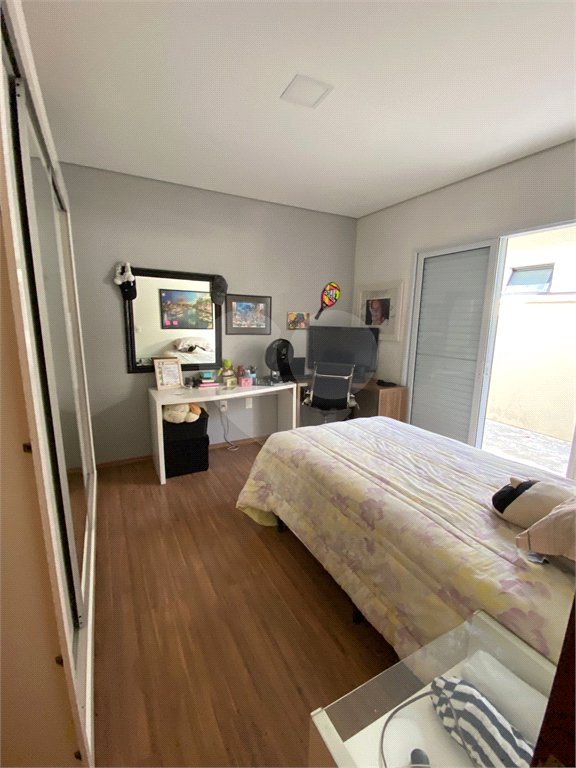 Linda casa Condomínio Santa Isabel I