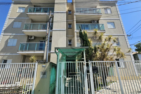 Apartamento Locação Condomínio Anguri com 02 dormitórios com Ar e Sacada