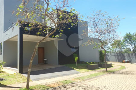 Casa com 3 Dorms, sendo 1 Suíte no Condomínio Reserva Aquarela