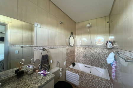 Casa com piscina disponivel para venda com 250m² - Jardim Paris / SP