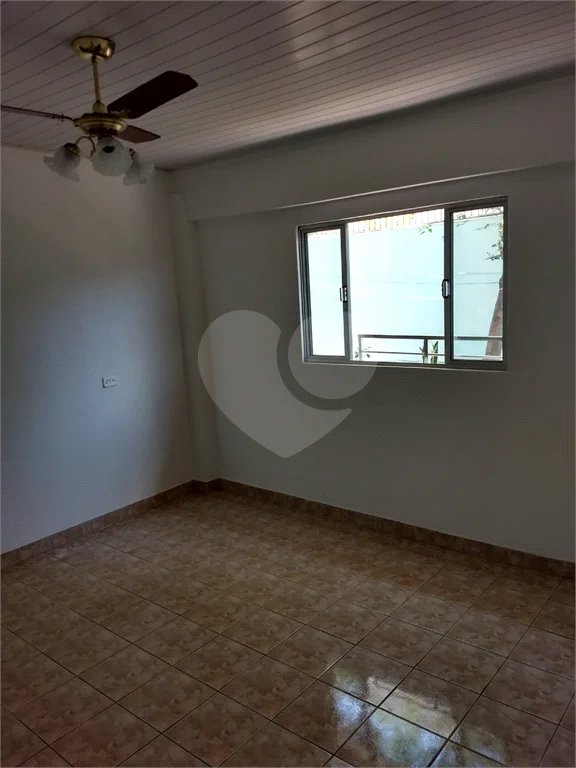 Três casas em terreno de 402m² , à venda no bairro Barcelona em São Caetano do Sul.