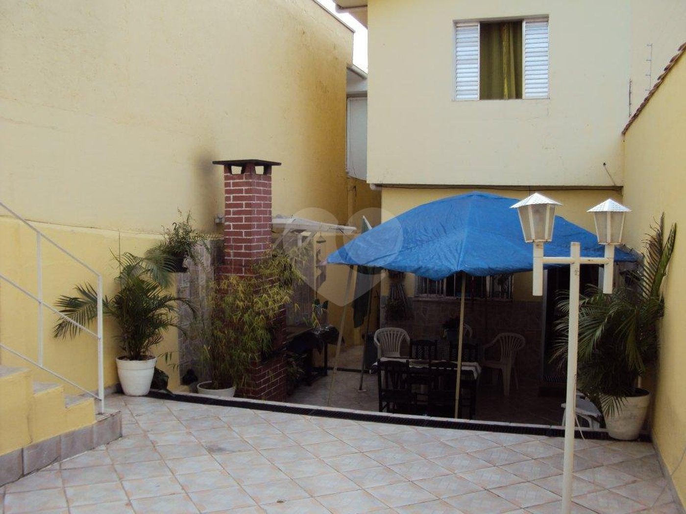 Sobrado a venda com 160 m², 4 quartos e 2 vagas