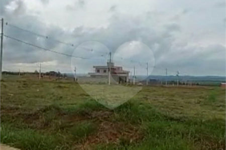 Terreno de 274,68 m² no Residencial Villeneuve
