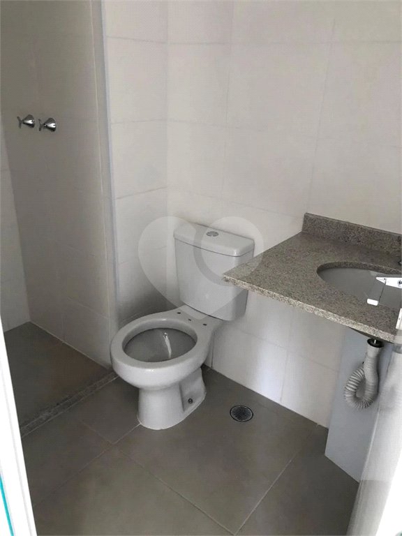 Lindo apartamento em excelente localização no Alto da Mooca, com 83m² com 3 dorms, sendo 1 suite, banheiro,lavabo,varanda gourmet, Aceita e estuda Permuta.