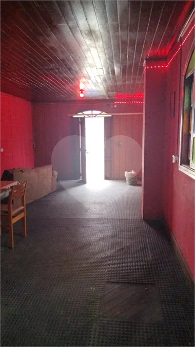 Casa à venda com 3 quartos, sendo 1 suíte,  em Bom Retiro, São Paulo, SP