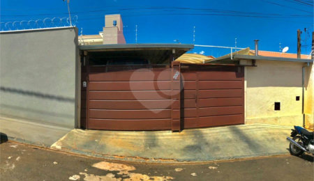 Casa Térrea à venda com 3 quartos, sendo 1 suíte, em Jardim Santa Júlia (vila Xavier), Araraquara, SP