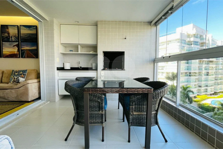 Apartamento à venda com 3 quartos, sendo 1 suíte, em Riviera de São Lourenço, Bertioga, SP