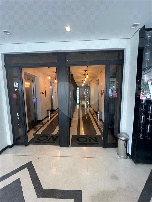 STUDIO 21,68M² TOTALMENE IMOBILIADO AO LADO DO SHOPPING IBIRAPUERA