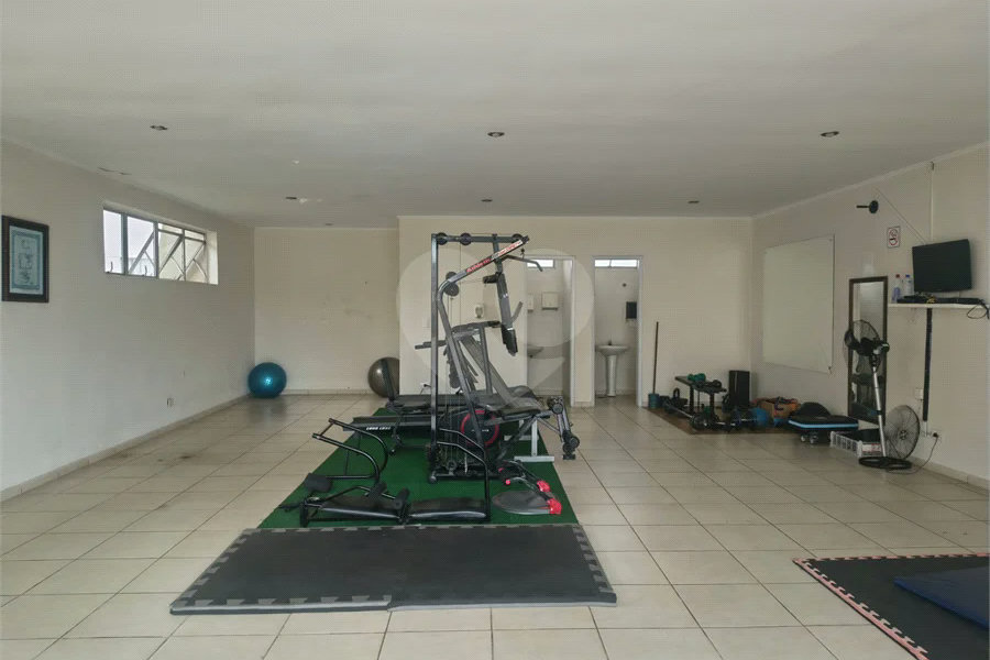 Apartamento com 2 Dormitórios , amplo com 77 metros e com vaga de garagem fixa