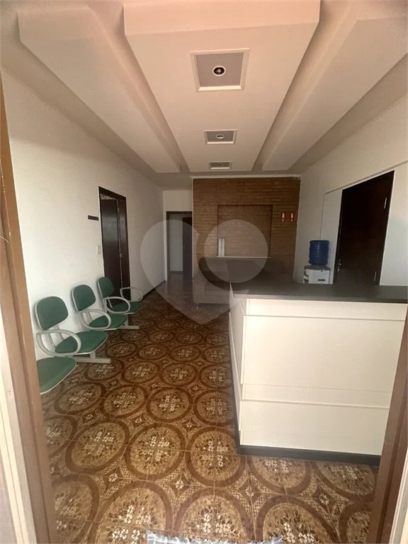 Casa à venda com 4 quartos, sendo 1 suíte,  no Centro, Vinhedo, SP