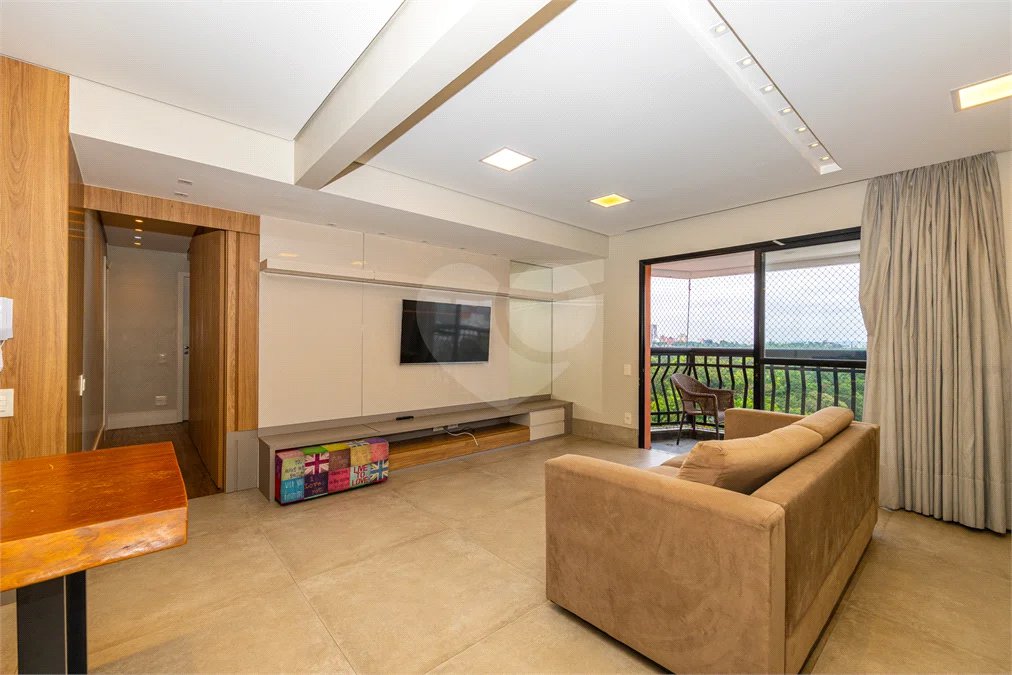 Apartamento à venda com 3 quartos, sendo 1 suíte, em Chácara Santo Antônio, São Paulo, SP