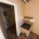 Casa térrea com 2 dormitórios.