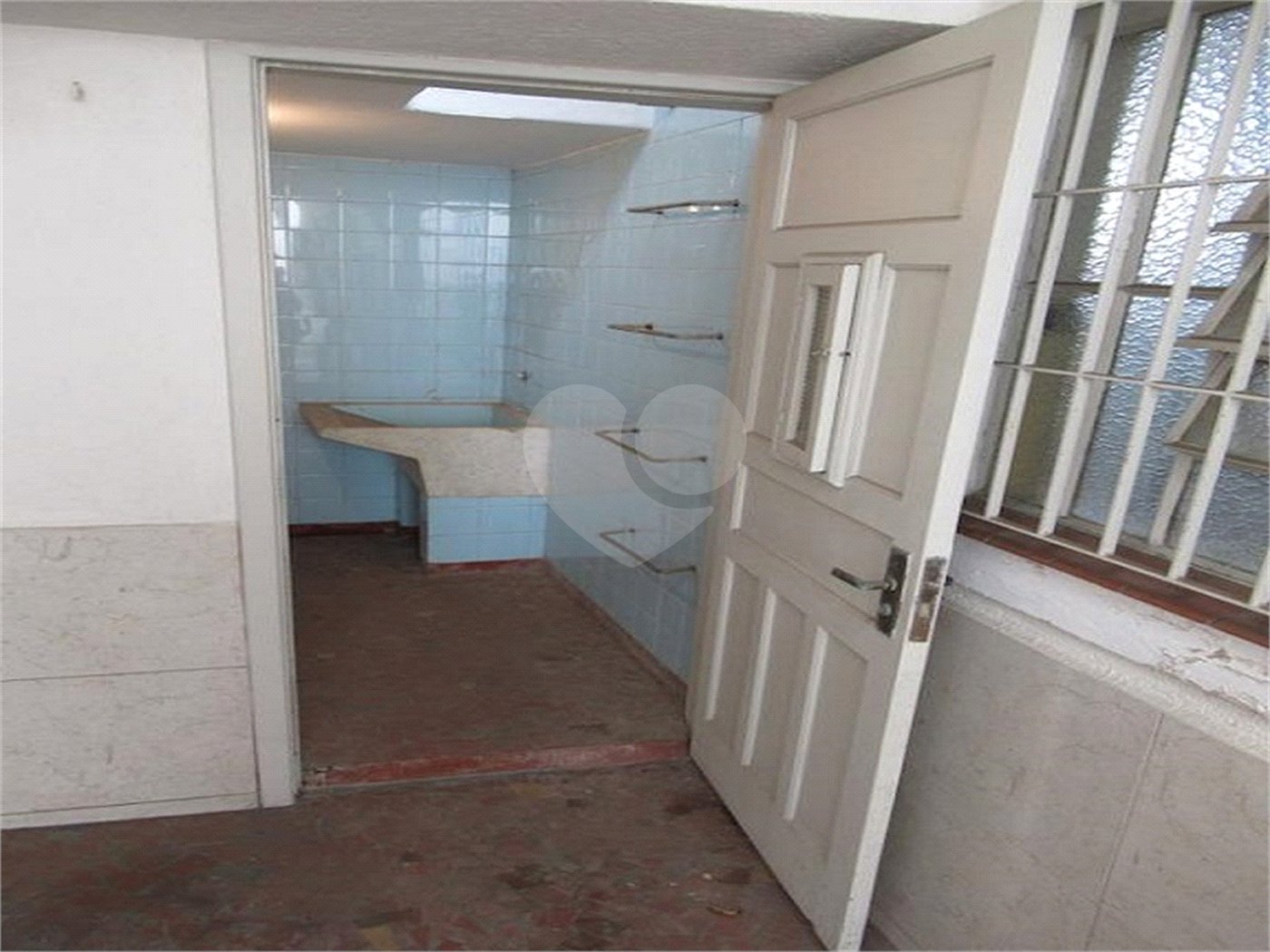 Excelente sobrado com terraço e jardim, 3 dormitórios 1 suíte.
