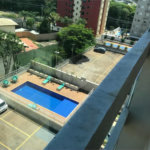 APARTAMENTO MOBILIADO EM FRENTE AO SHOPPING 02 DORMITÒRIOS