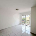 Apartamento à Venda na Aclimação 80m² 2 Dormitórios 1 vaga Sacada Andar Alto Estuda permuta.