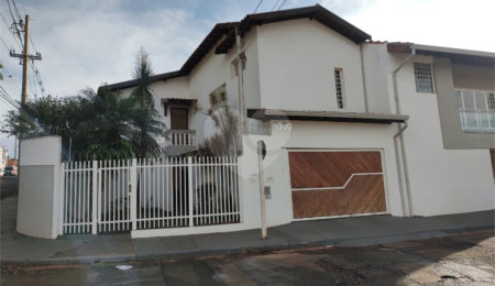 Casa à venda com 3 quartos, sendo 2 suítes,  no condomínio Jardim São Carlos, São Carlos - SP
