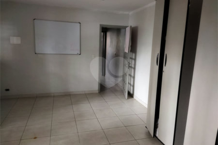 Vende Sobrado com 180m² - Vila Santa Catarina