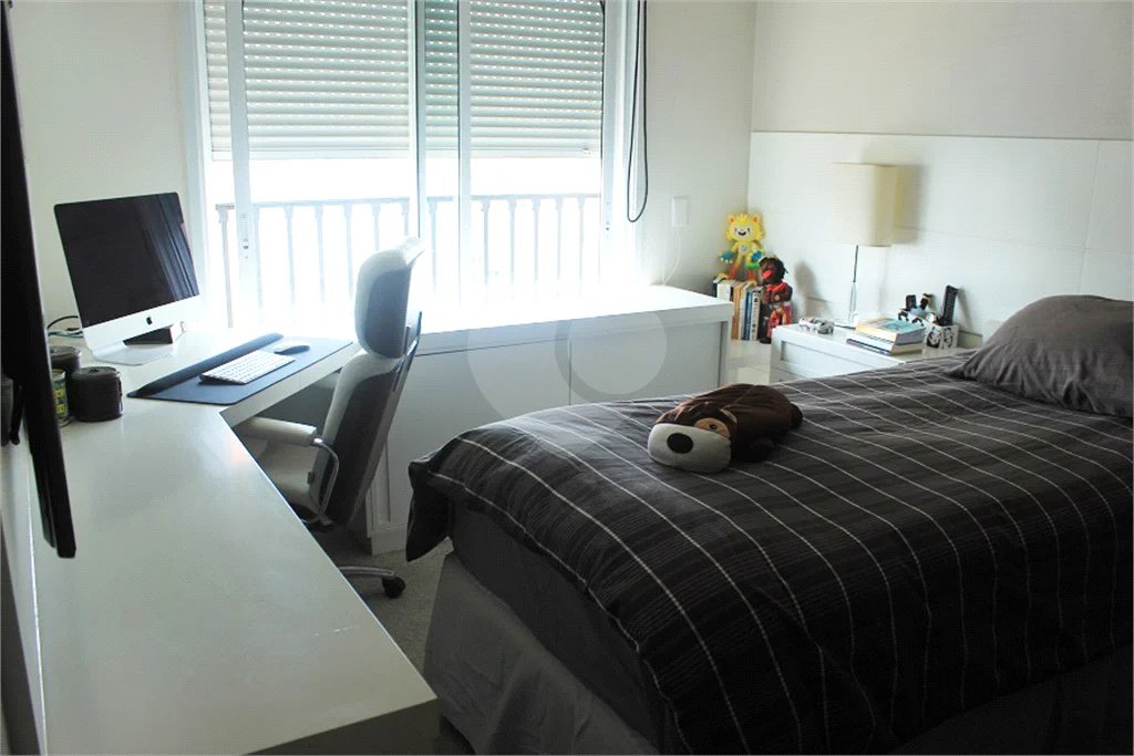 Apartamento na Vila Mariana com 5 dormitórios 04 suítes à venda