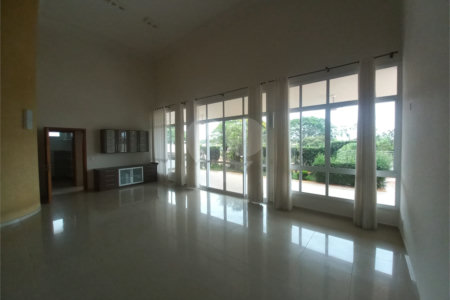 Excelente sobrado a venda no Condomínio Parque Sabará.