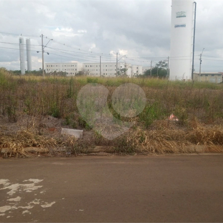 Lote no Jardim do Bosque, aceita financiamento ou aquisição de terreno e construção .