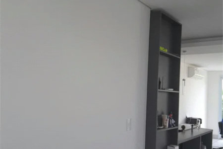 Casa à venda com 3 suítes em Moinho Velho, Cotia, SP