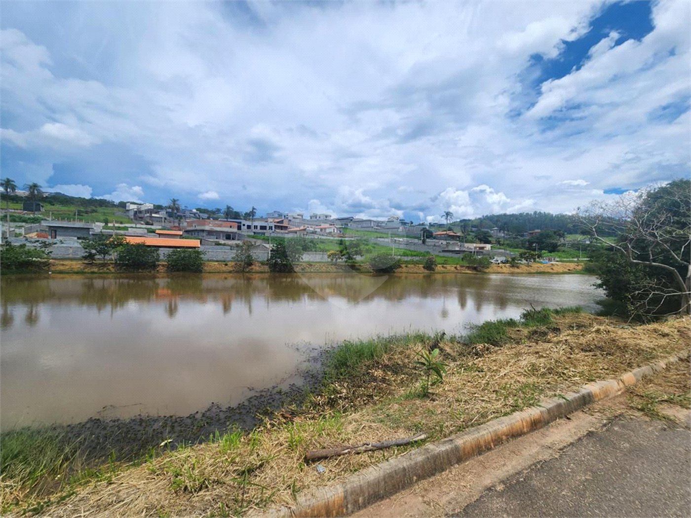 TERRENO EM ATIBAIA 970 M², COM PROJETO APROVADO, PRONTO PARA CONSTRUIR