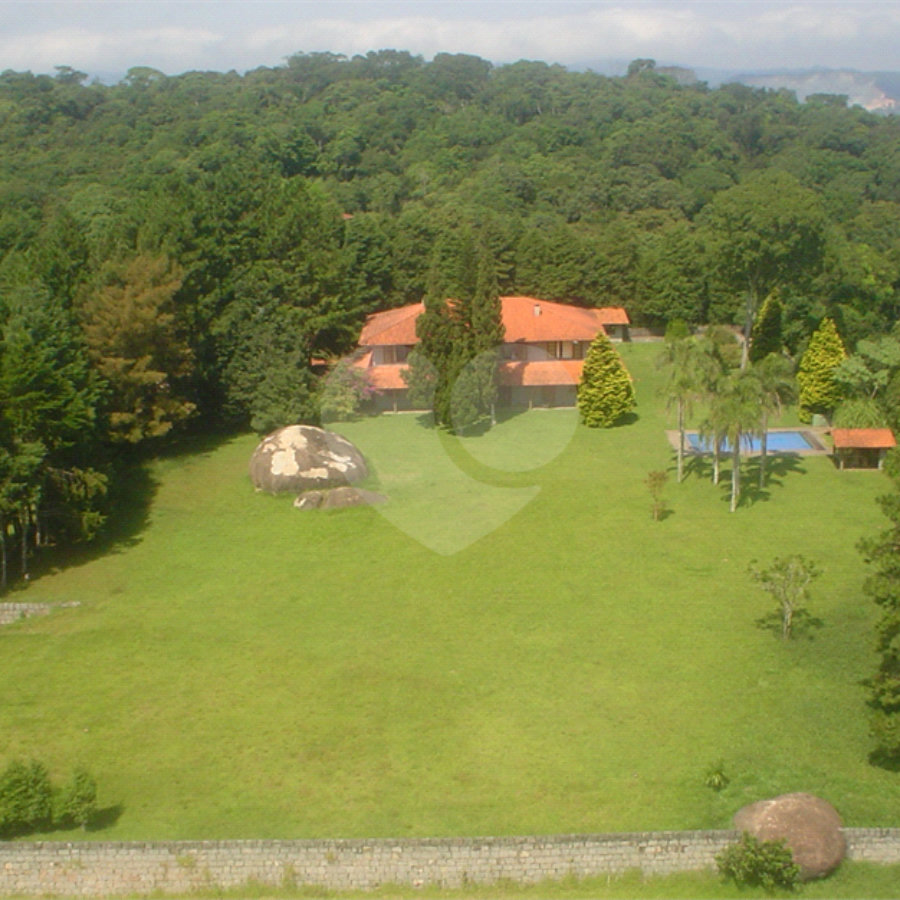 Casa à venda no Pico do Olho D'água em Mairiporã