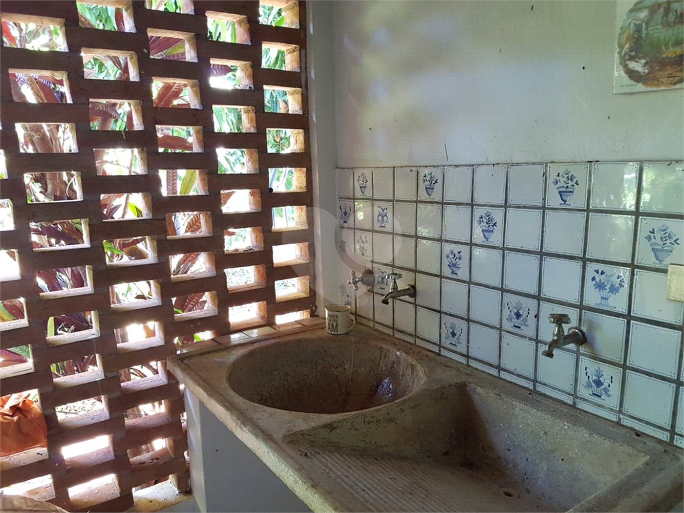 Casa térrea com piscina para venda no Parque Santa Marta
