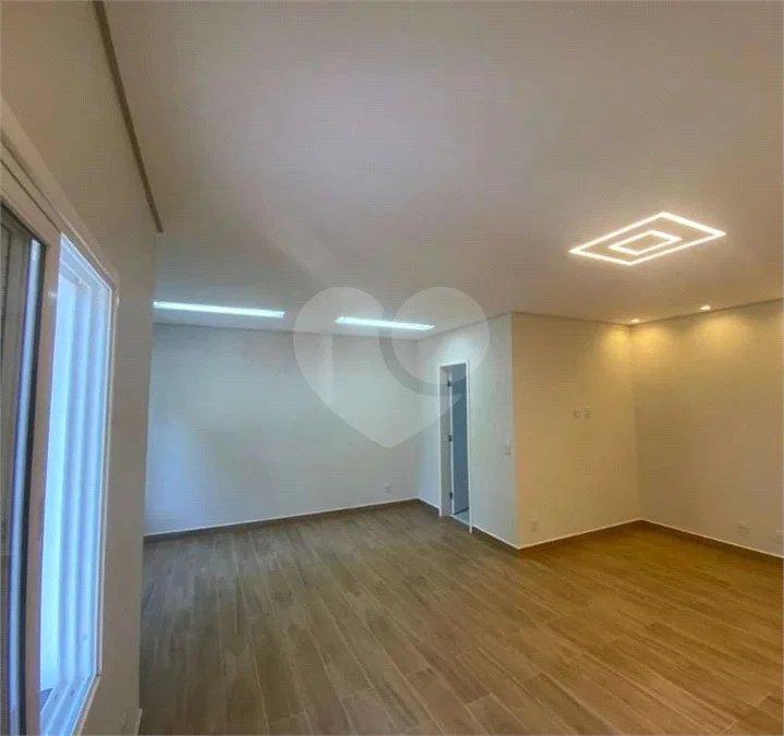 Casa à venda no bairro Dos Casa, em São Bernardo do Campo, com 280 m², 4 dormitórios, 3 suítes, 4 vagas, hidromassagem e fácil acesso às principais rodovias.