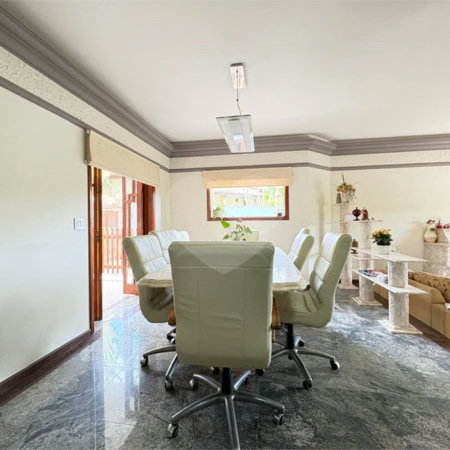 Casa a Venda no Condomínio Vista Alegre - Sede em Vinhedo/SP