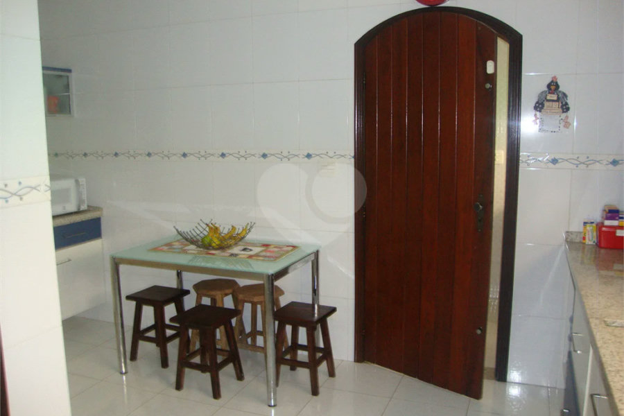 Chácara à venda com 5 quartos, sendo 2 suítes, em Jardim Arujá, Arujá, SP