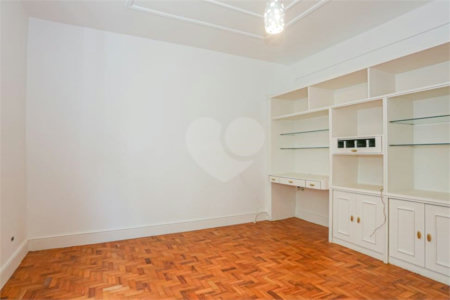 Apartamento na Bela Vista com 228m² 3 dormitorios Aceita e estuda Permuta.