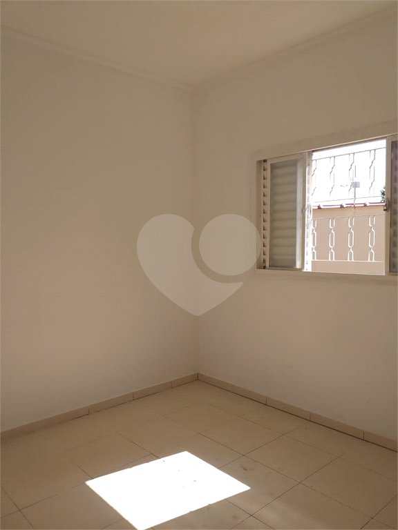 Casa térrea para venda, na cidade de Araraquara/SP.