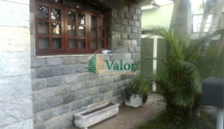 Casa à venda com 4 quartos em Vila São José, São Carlos, SP