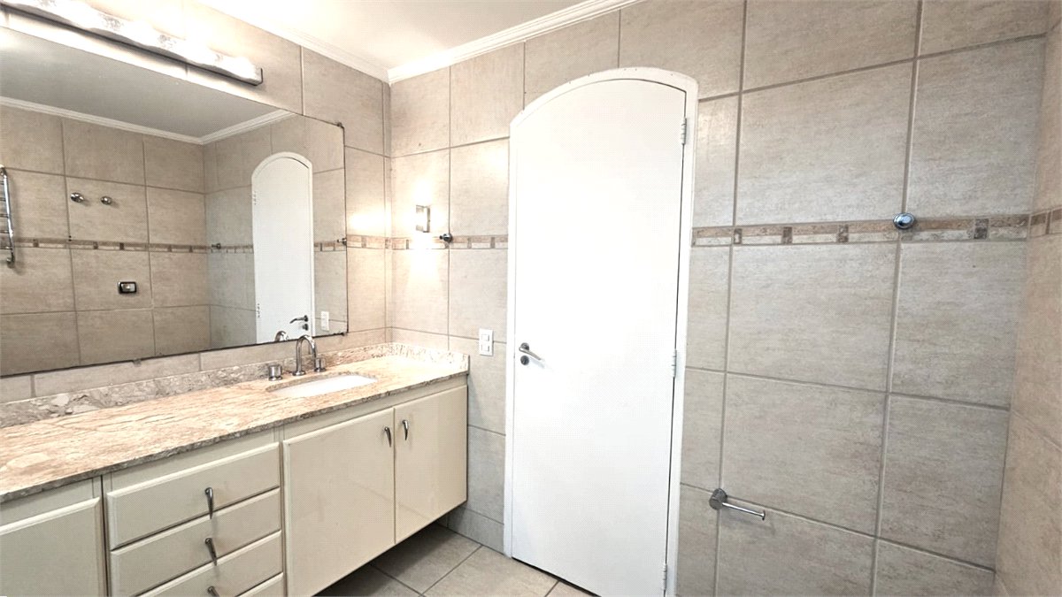 Apartamento para alugar com 3 quartos, sendo 1 suíte, em Granja Julieta, São Paulo, SP