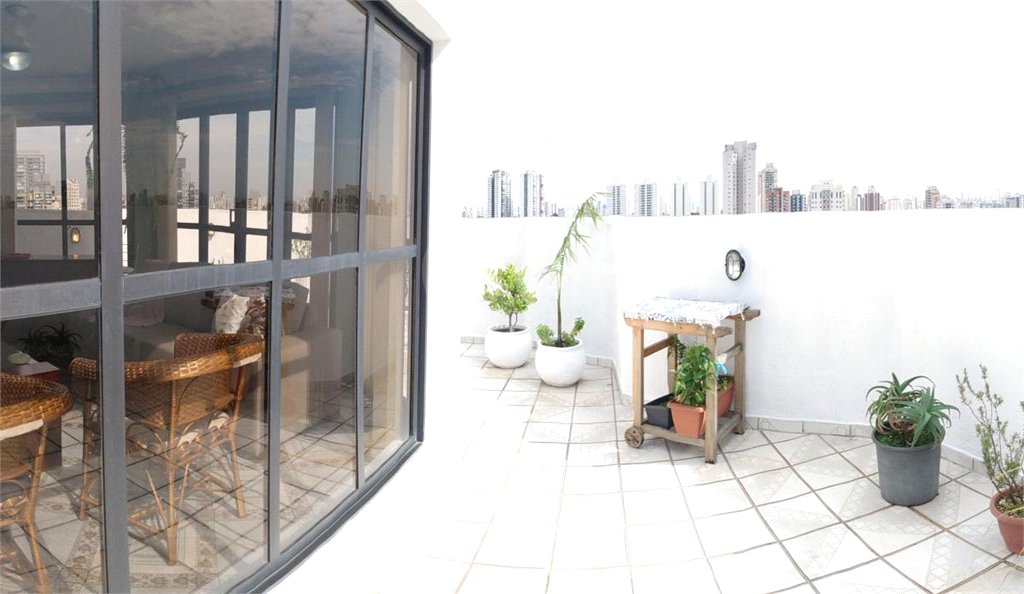 Cobertura Duplex com 156m2 no Ipiranga com 3 dormitórios sendo 1 suíte, espaço gourmet, 3 vagas