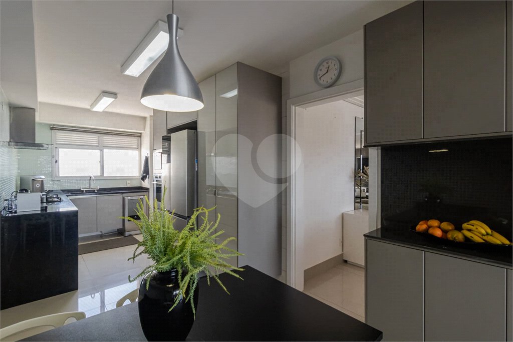 APARTAMENTO IPIRANGA COM 4 SUÍTES E 3 VAGAS - REFORMADO!