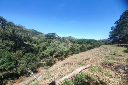 Área rural em Piracaia com 3.289 metros, ótima para chácara, as margens do rio Cachoeira