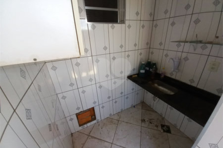 Sobrado no Jd Medeiros.