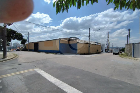 Excelente Galpão Industrial e Comercial em Jundiaí com AVCB e Zoneamento ZR3