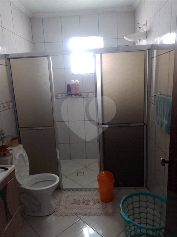 Casa térrea para venda, com 3 dormitórios, sendo 1 suíte.