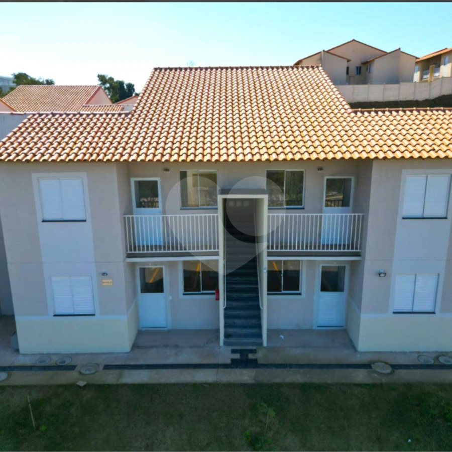 Indaiatuba - Sp - Vila Vic Florença - R$ 290.000,00 - Apartamento de 48m²,, no andar de cima, dois quartos, um banheiro, cozinha e sala, uma vaga de garagem. Condomínio fechado. Apartamento está do jeito que foi entregue . Area de lazer no condominio - Área do condomínio: Churrasqueira