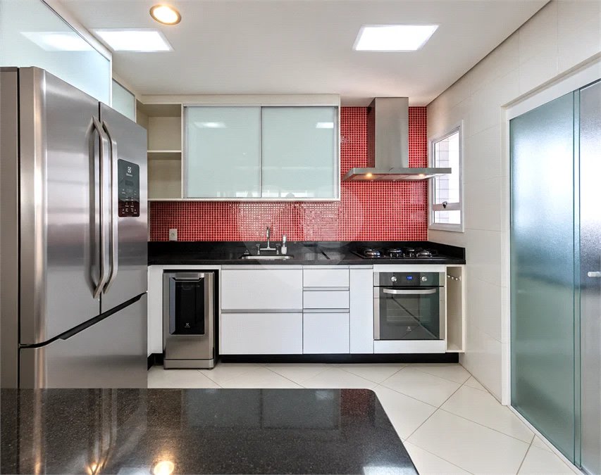 Apartamento de 103 m² no Jardim do Mar, com 3 dormitórios, 1 suíte, varanda gourmet, armários, 2 vagas e condomínio com lazer completo.