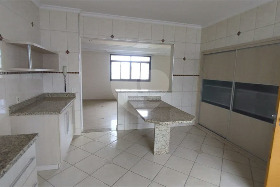 Apartamento Edifício Romano