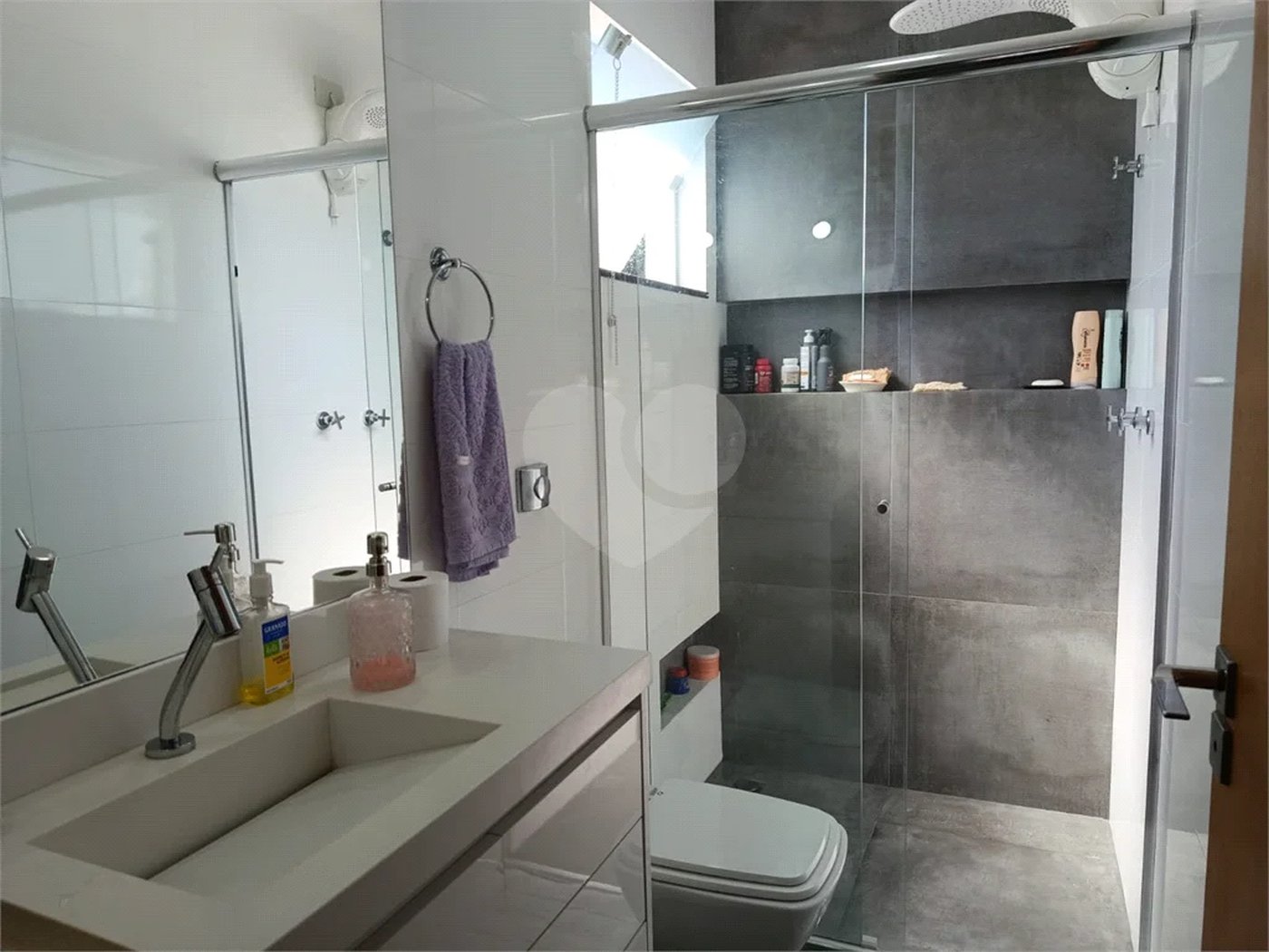 Sobrado novo, com 250m², 3 quartos, sendo 1 suíte, 2 garagens, à venda na Vila Prudente